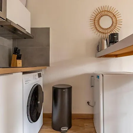 Bright And Charming Studio Next To The Tram Lejlighed *